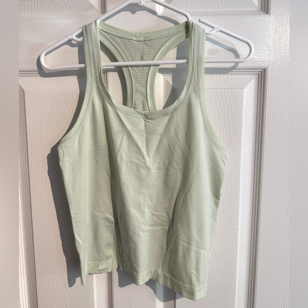 Pale Green Swiftly Tank, Race length
